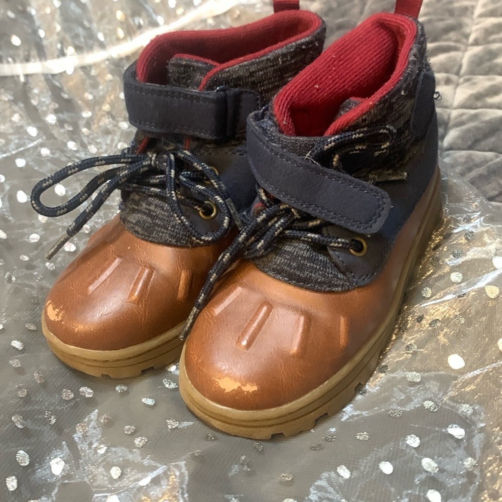 Boys boots size10